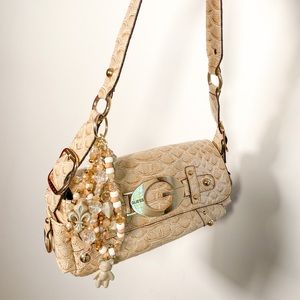 SOLD**Vintage early 2000s guess champagne snakeskin print shoulder bag